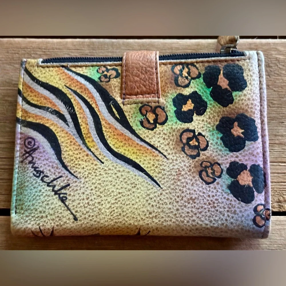 Artistic Anuschka leather hand painted wallet - Picture 5 of 16